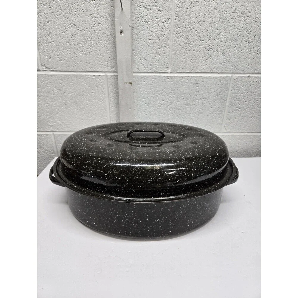 Vintage Black Speckled Enamel Small Oval Roaster Pan w/Lid - 15